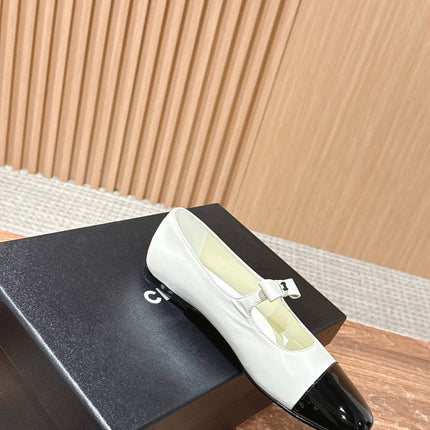 CHANEL 25S BALLET MARY JANES BLACK AND IVORY IN CALFSKIN