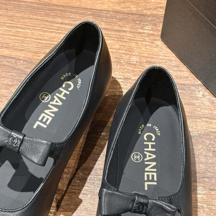 CHANEL 25S BALLET MARY JANES BLACK IN CALFSKIN AND PATENT CALFSKIN