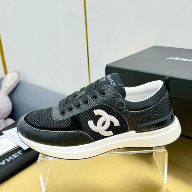 CLASSIC TRAINER IN BLACK MERCERIZED VELVET WITH WHITE LOGO