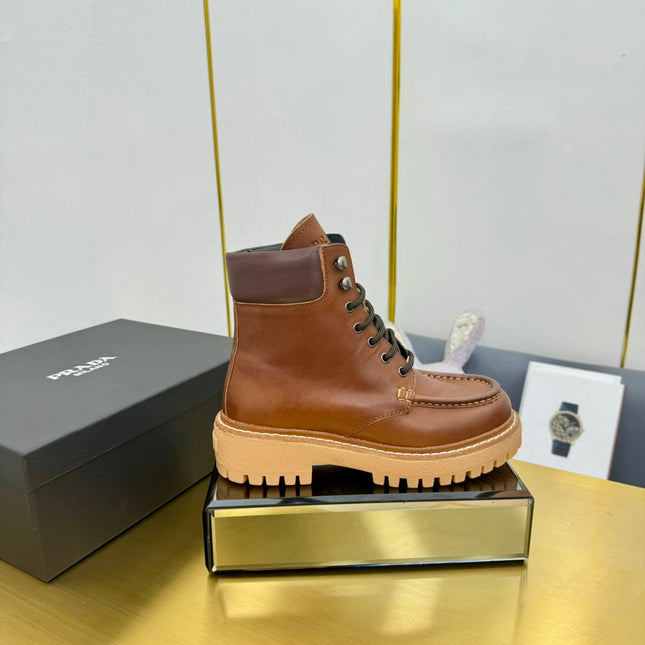 LACE-UP ANKLE BOOTS IN COGNAC CALFSKIN