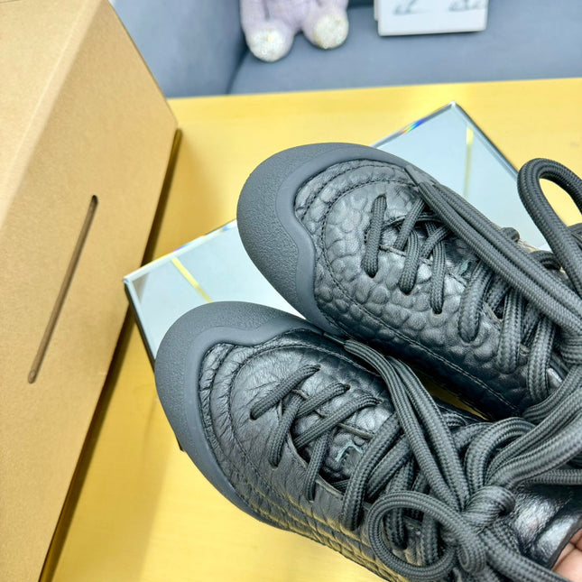 FLEXION SNEAKER IN OFF BLACK CALFSKIN