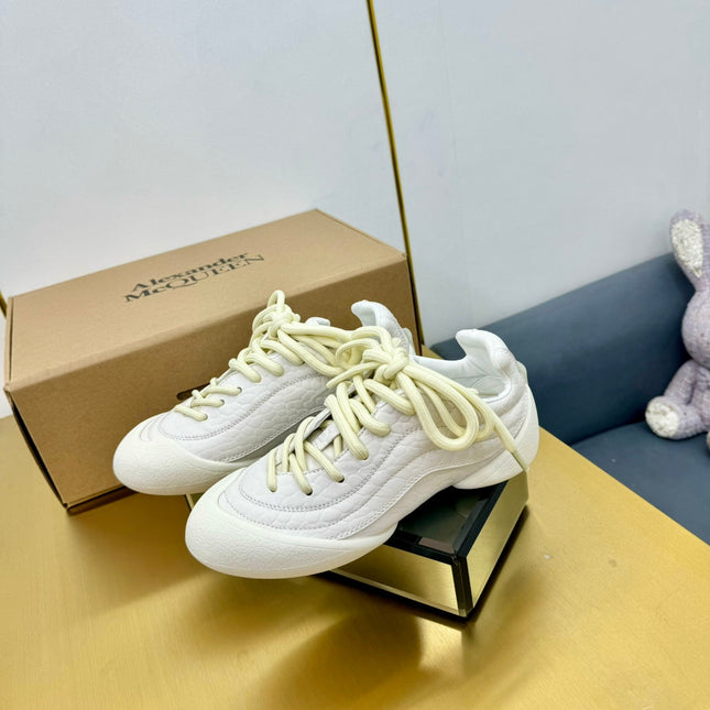 FLEXION SNEAKER IN OFF WHITE CALFSKIN