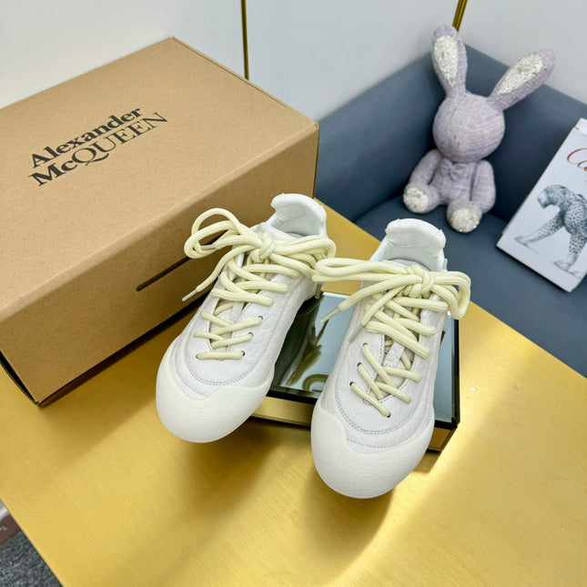 FLEXION SNEAKER IN OFF WHITE CALFSKIN