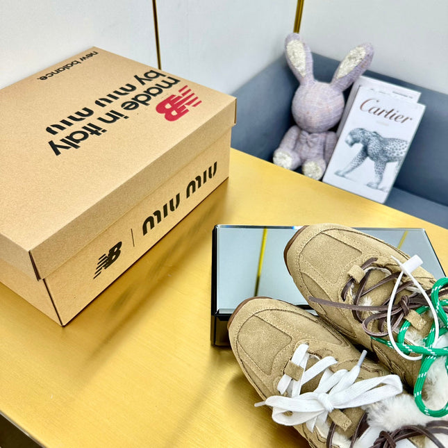 MIUxNEW 530 SNEAKER MULES IN BEIGE BLEACHED SUEDE SHEARLING