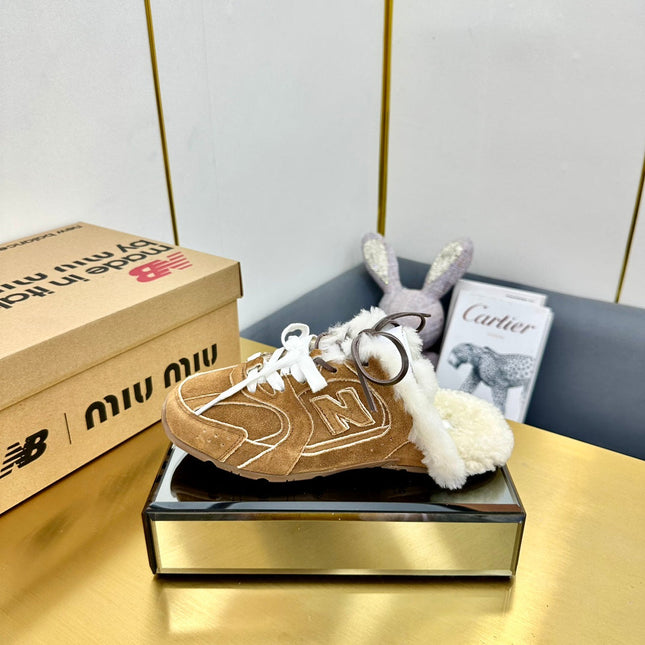 MIUxNEW 530 SNEAKER MULES IN BROWN BLEACHED SUEDE SHEARLING