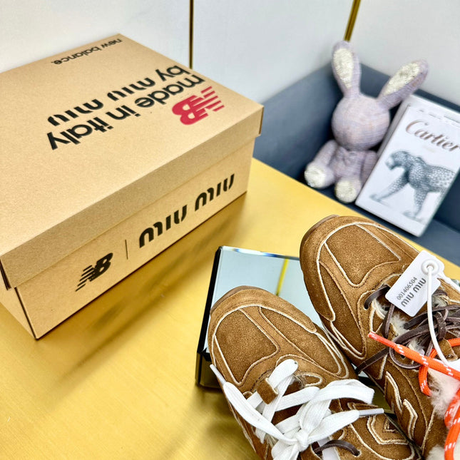 MIUxNEW 530 SNEAKER MULES IN BROWN BLEACHED SUEDE SHEARLING