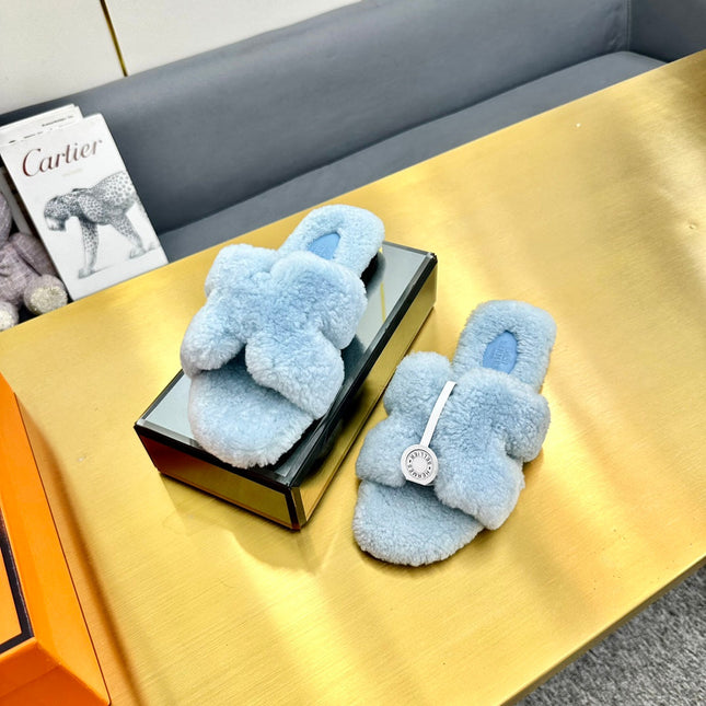 0RAN SHEARLING SANDALS POWDER BLUE