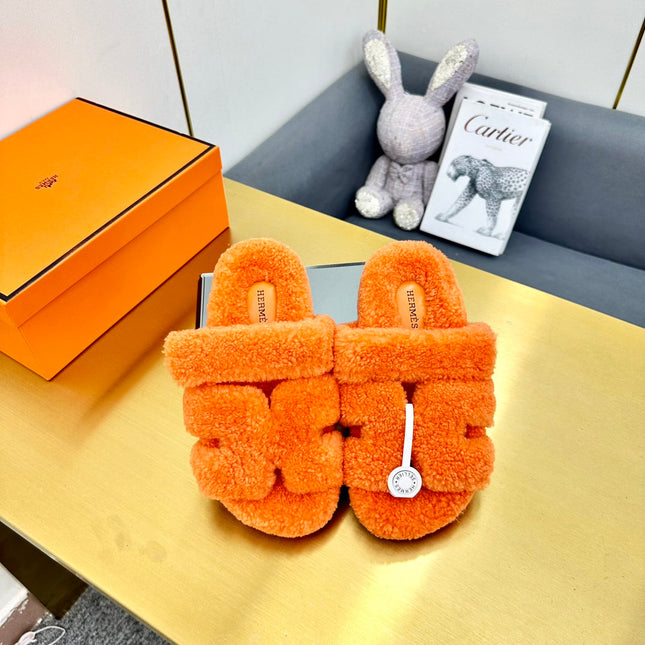 CHYPRE SANDAL IN SPANISH ORANGE SHEARLING