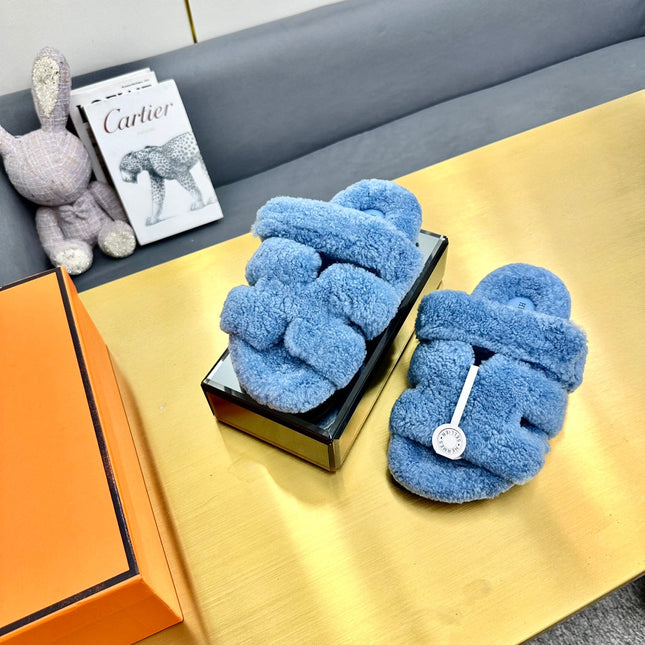 CHYPRE SANDAL IN OCEAN BLUE SHEARLING