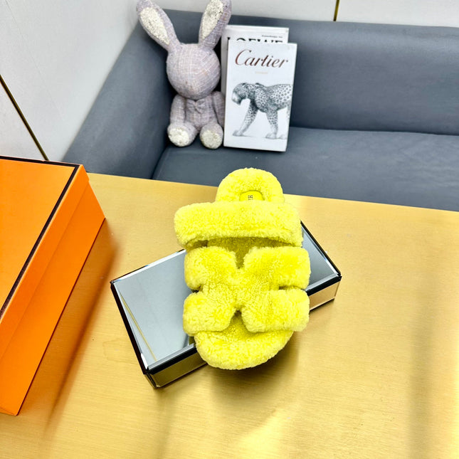 CHYPRE SANDAL IN SUNSHINE YELLOW SHEARLING