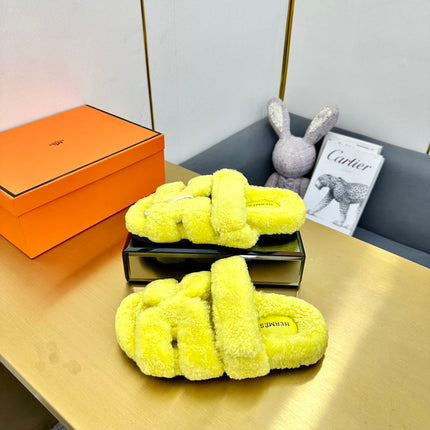 CHYPRE SANDAL IN SUNSHINE YELLOW SHEARLING