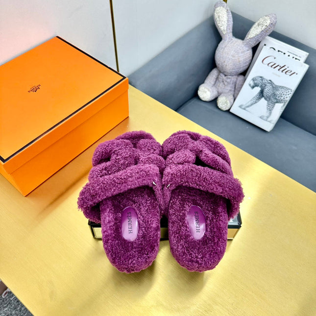 CHYPRE SANDAL IN ORCHID PURPLE SHEARLING