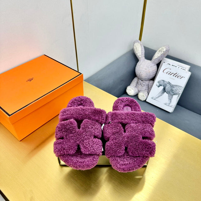 CHYPRE SANDAL IN ORCHID PURPLE SHEARLING