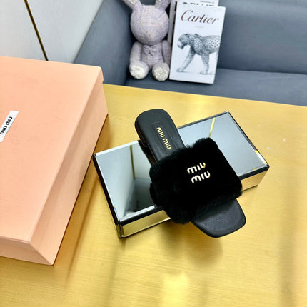 BLACK SLIPPERS LAMB FUR