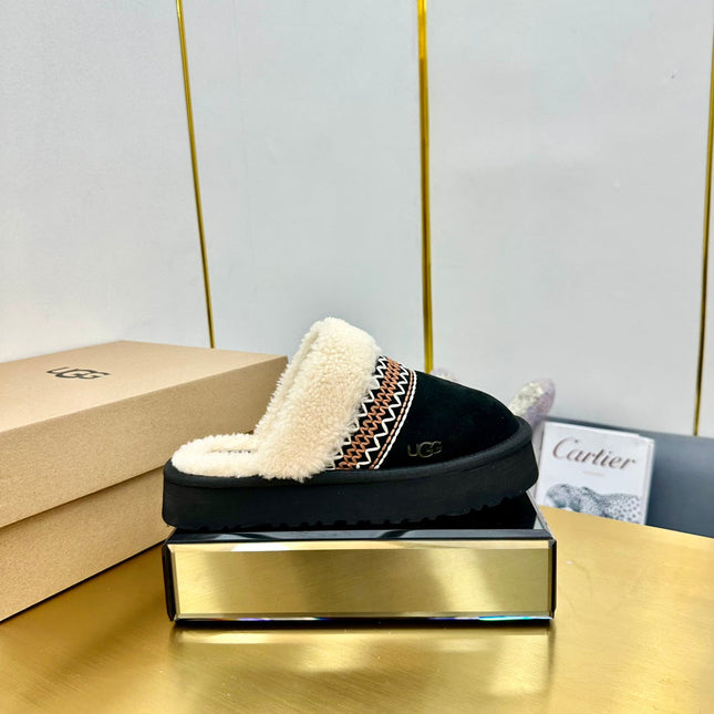 THICK-SOLED EMBROIDERED WARM FURRY CLOGS IN BLACK SUEDE AND SHEARLING