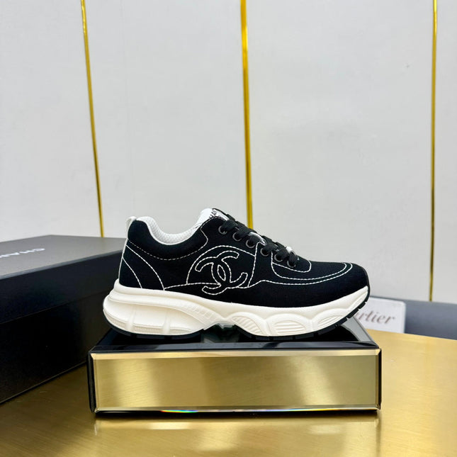 SNEAKER IN BLACK MIX WHITE BREATHABLE FABRIC