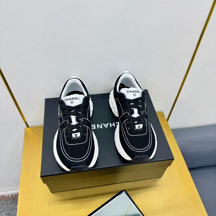 SNEAKER IN BLACK MIX WHITE BREATHABLE FABRIC