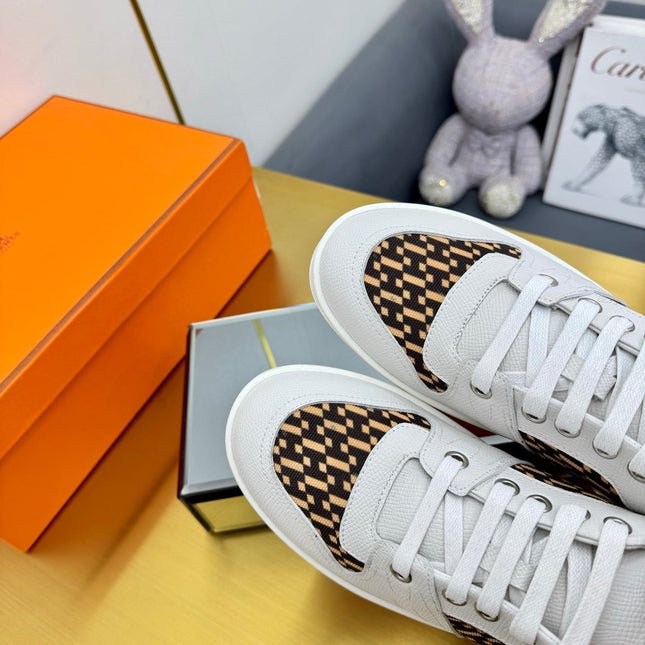 FREE SNEAKER IN WHITE CALFSKIN AND "H EN BIAIS" BROWN CANVAS