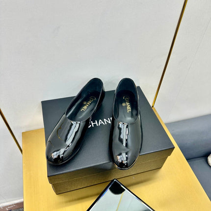 CC SIMPLE FLATS 25S IN BLACK GLOSSY LEATHER