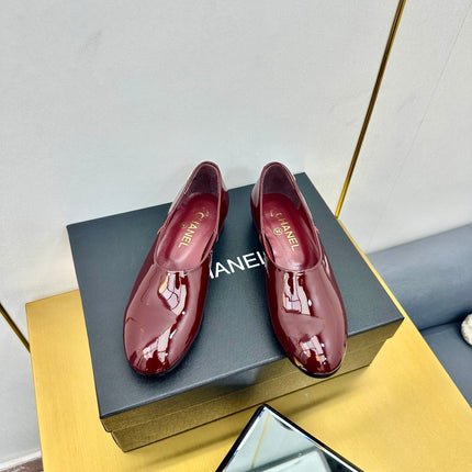 CC SIMPLE FLATS 25S IN DARK RED GLOSSY LEATHER