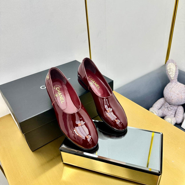 CC SIMPLE FLATS 25S IN DARK RED GLOSSY LEATHER