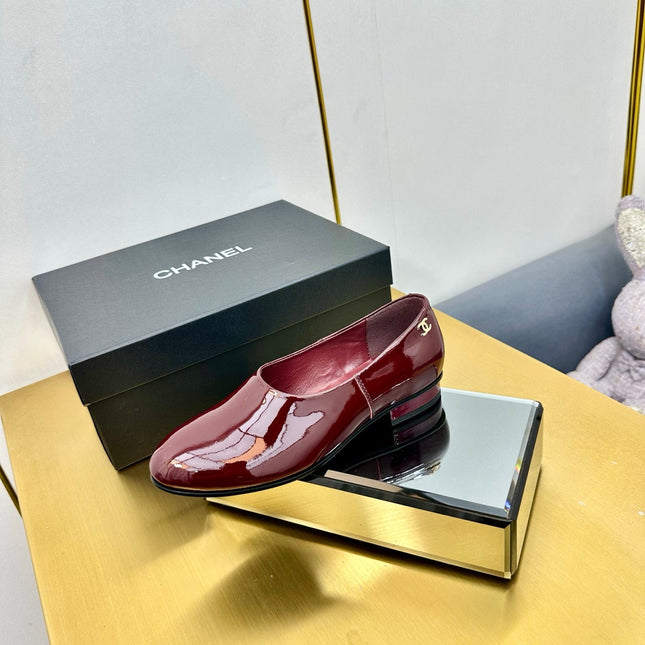 CC SIMPLE FLATS 25S IN DARK RED GLOSSY LEATHER
