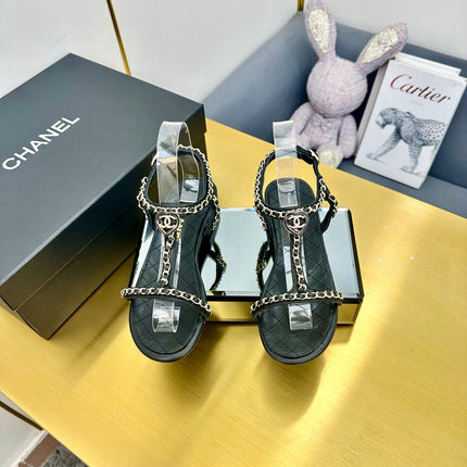 CC SANDAL 25S IN BLACK CALFSKIN WITH GOLD HARDWARE