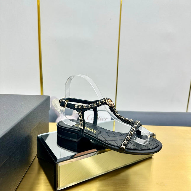 CC SANDAL 25S IN BLACK CALFSKIN WITH GOLD HARDWARE