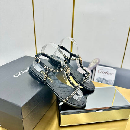 CC SANDAL 25S IN BLACK CALFSKIN WITH GOLD HARDWARE