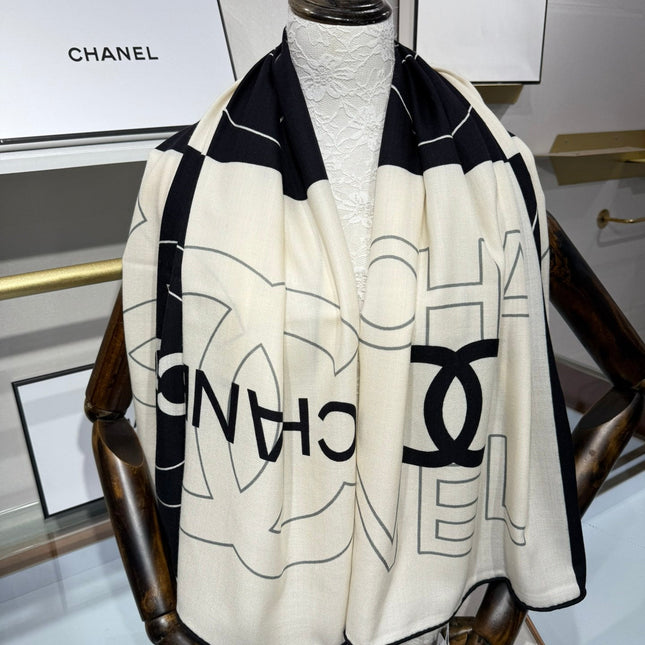 CHANEL 25S SCARF 140 IN SILK 732177