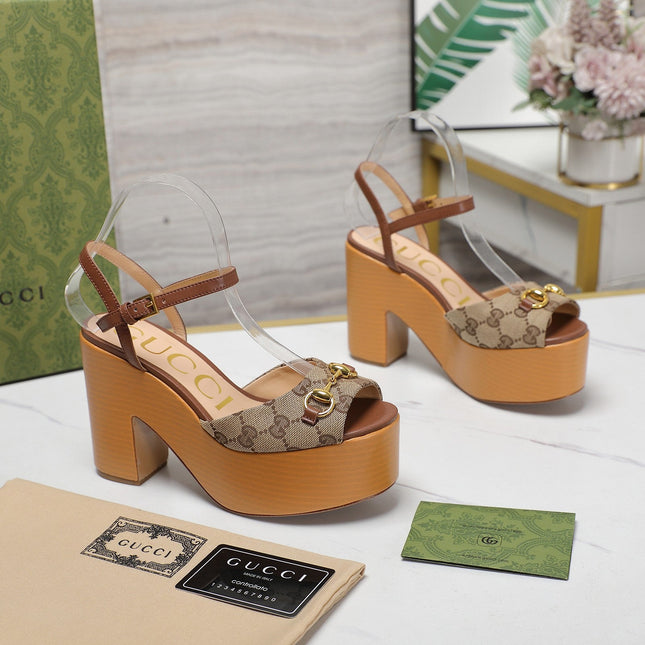 GG HORSEBIT WEDGE SANDAL IN BROWN MONOGRAM JACQUARD FABRIC AND SHEEPSKIN LINING