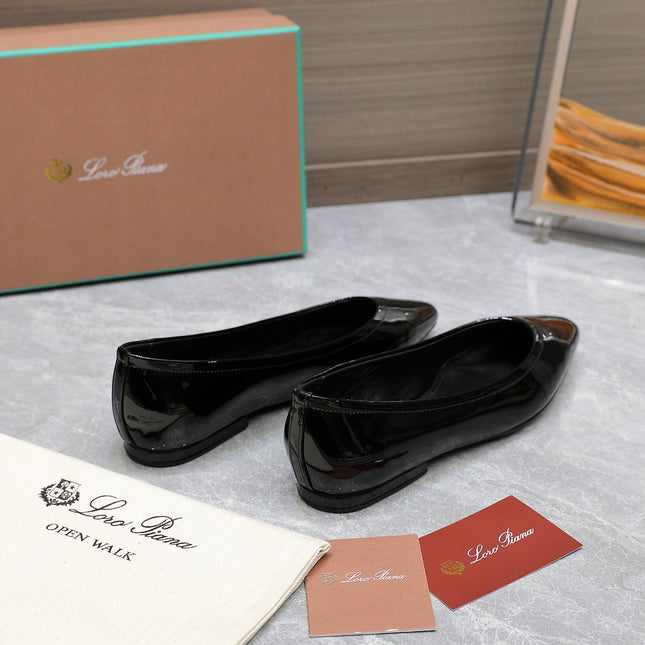 CLASSIC BALLET SHOES IN BLACK GLOSSY LEATHER