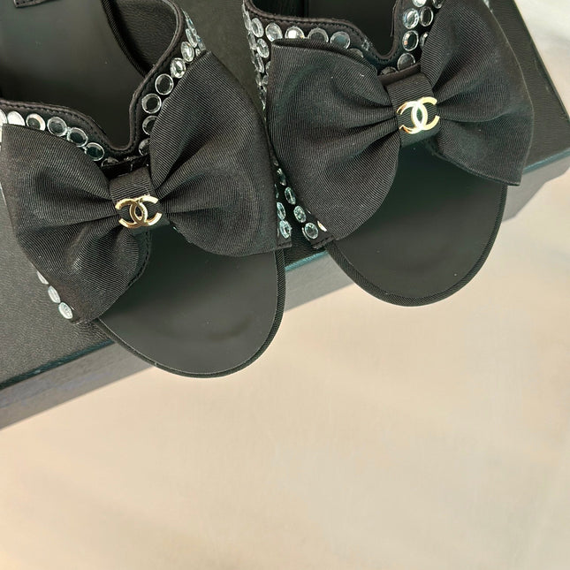 BLOCK HEEL MULE WITH WHITE RHINESTONES IN BLACK LAMBSKIN
