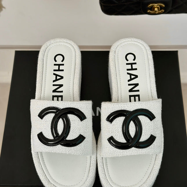 CLASSIC SLIPPERS THICK SOLE IN WHITE TWEED