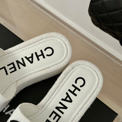 CLASSIC SLIPPERS THICK SOLE IN WHITE TWEED