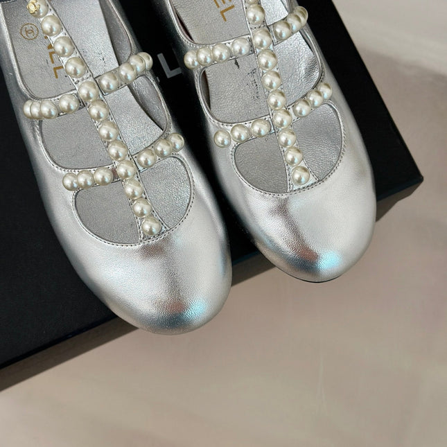 MARY JANES SHOES SILVER GOATSKIN WITH FAUX PEARL