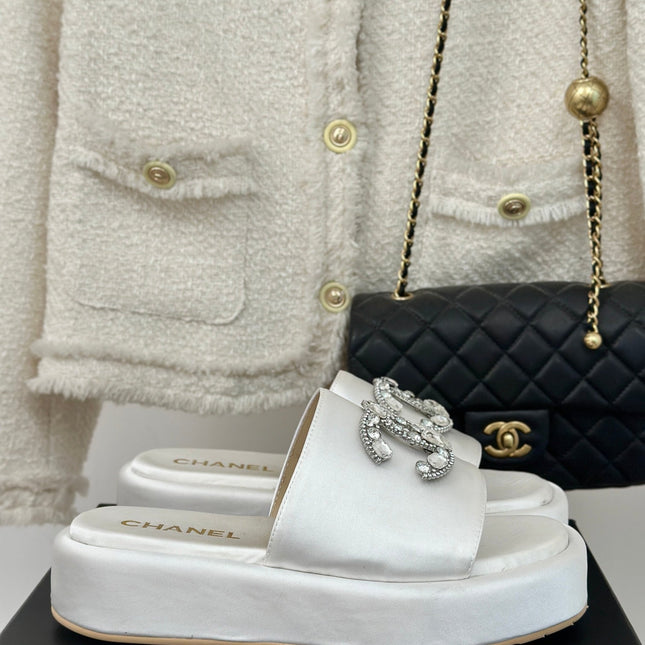 SLIPPERS THICK SOLE IN WHITE SATIN