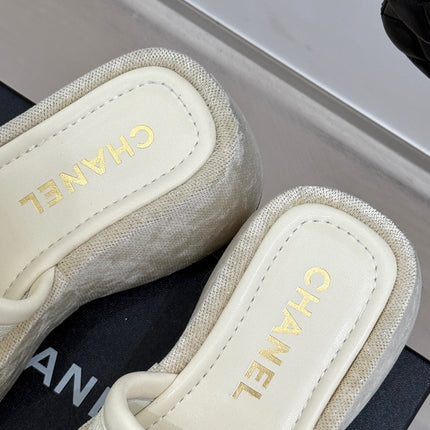 PLATFORM SLIPPERS IN WHITE LAMBSKIN