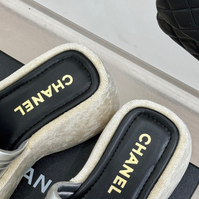 PLATFORM SLIPPERS IN SILVER LAMBSKIN