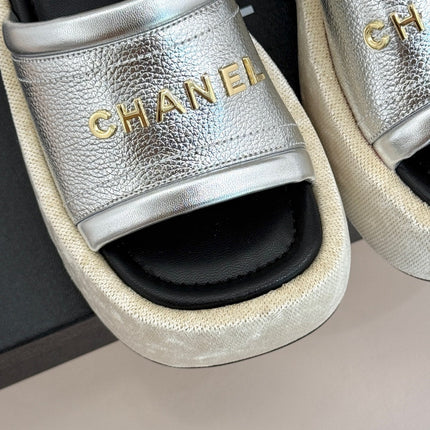 PLATFORM SLIPPERS IN SILVER LAMBSKIN