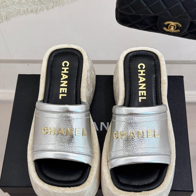 PLATFORM SLIPPERS IN SILVER LAMBSKIN