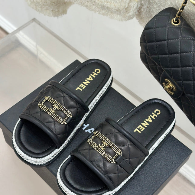 DIAMOND QUILTED CHAIN LAZY SLIPPERS IN BLACK LAMBSKIN