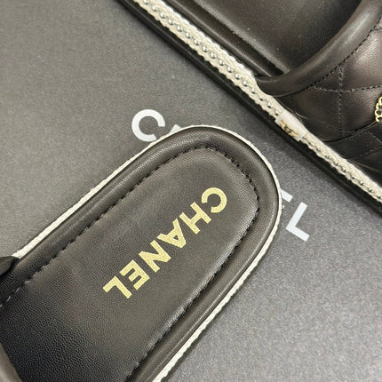 DIAMOND QUILTED CHAIN LAZY SLIPPERS IN BLACK LAMBSKIN