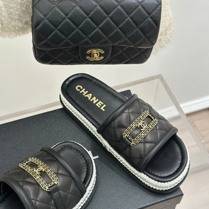DIAMOND QUILTED CHAIN LAZY SLIPPERS IN BLACK LAMBSKIN