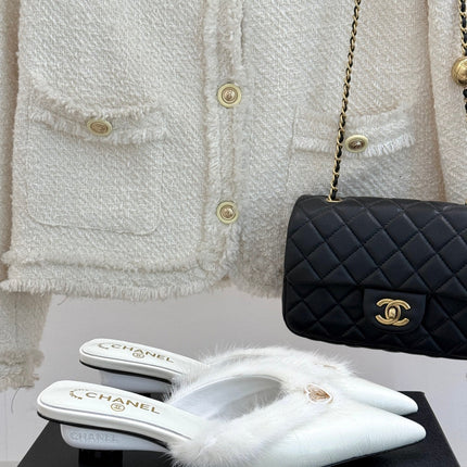 RABBIT FUR POINTED-TOE MULE IN WHITE LAMBSKIN