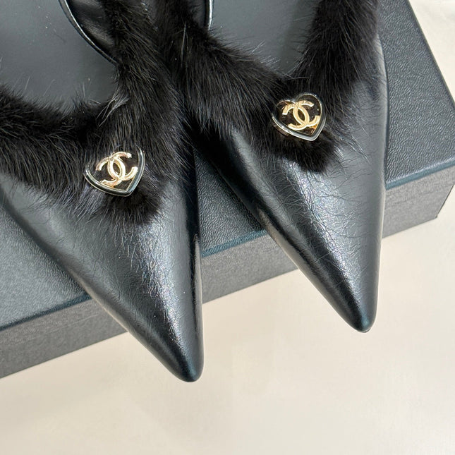 RABBIT FUR POINTED-TOE MULE IN BLACK LAMBSKIN