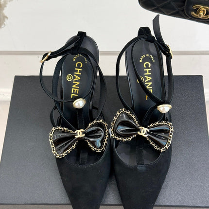 CHAIN BOW HIGH HEEL 8 CM SLINGBACKS IN BLACK SUEDE
