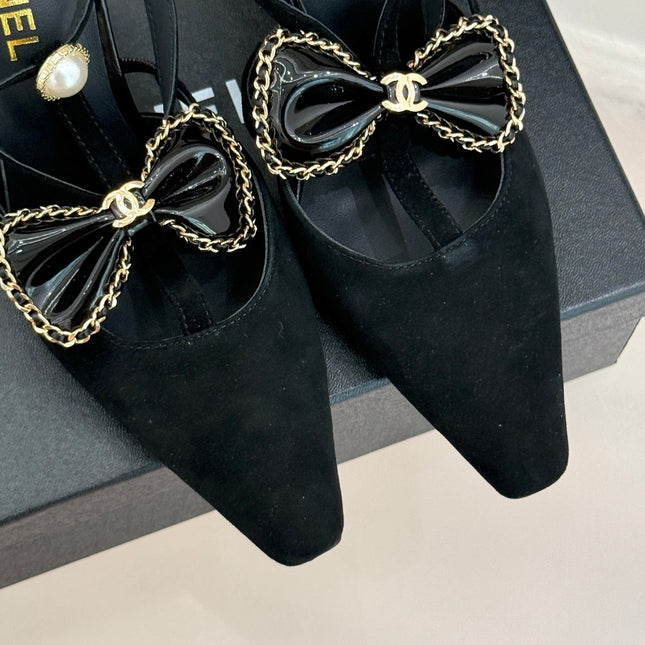 CHAIN BOW HIGH HEEL 8 CM SLINGBACKS IN BLACK SUEDE