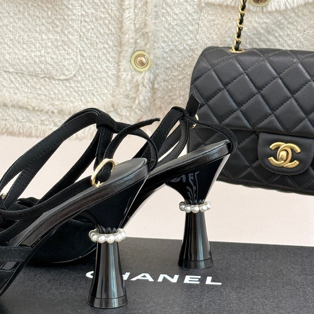 CHAIN BOW HIGH HEEL 8 CM SLINGBACKS IN BLACK SUEDE