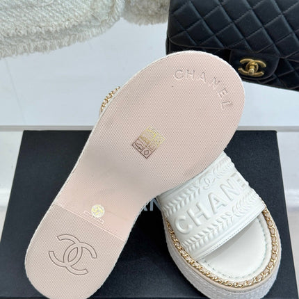 THICK SOLE WEDGE SLIPPERS IN WHITE CALFSKIN